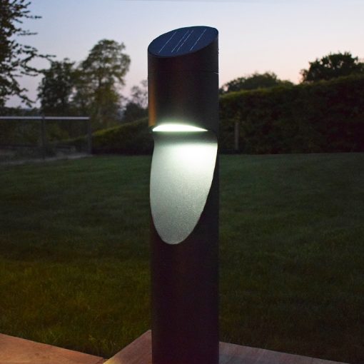 Eccentrica solar bollard light